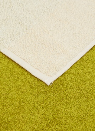 Detail View - 点击放大 - SUITE702 - x Karel Martens Hand Towel — Sunny Brown/Lime