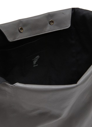 细节 - 点击放大 - DISCORD YOHJI YAMAMOTO - Small Leather Drum Dyed Leather Reversible Tote Bag