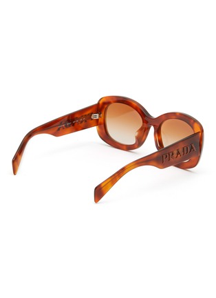 模特儿示范图 - 点击放大 - PRADA - Acetate Oval Sunglasses