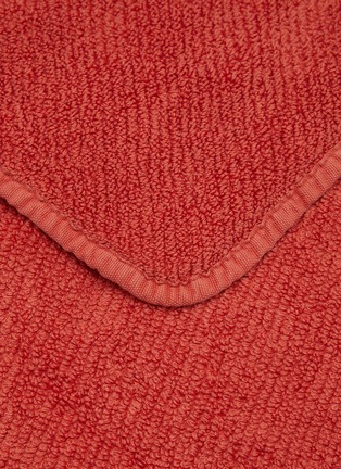 Detail View - 点击放大 - ABYSS & HABIDECOR - Twill Bath Towel — Chili