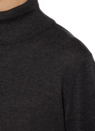  - THE ROW - Hevos Turtleneck Cashmere Sweater