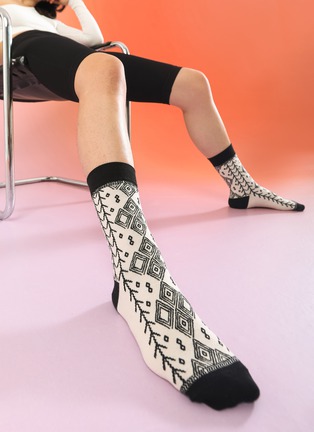 细节 –点击放大 - EAT MY SOCKS - Berber Rug Over the Calf Socks