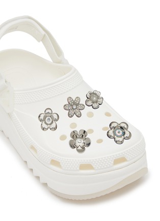 细节 - 点击放大 - CROCS - Monochrome Silver Flower Jibbitz Charm — Set of 5