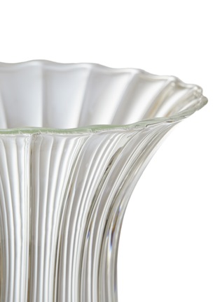 细节 –点击放大 - SUMMERILL & BISHOP - Ribbed Glass Vase