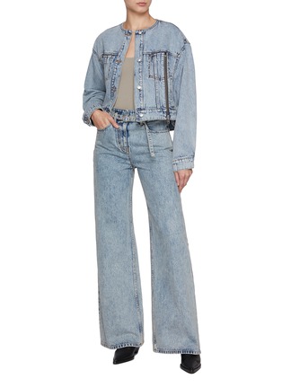 模特儿示范图 - 点击放大 - 3.1 PHILLIP LIM - Crop Light Wash Denim Jacket