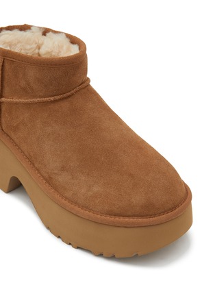 细节 - 点击放大 - UGG - Classic Ultra Mini New Heights Suede Ankle Boots