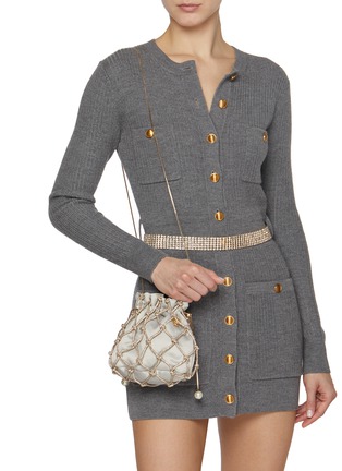模特儿示范图 - 点击放大 - ROSANTICA - Selene Capri Crystal Faux Pearl Crossbody Bag