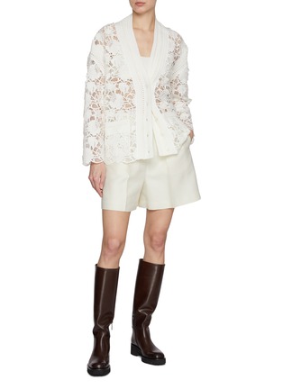 模特儿示范图 - 点击放大 - ERMANNO SCERVINO - All-Over Lace Cardigan