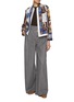 模特儿示范图 - 点击放大 - LILYEVE - Chain Print Silk Jacket
