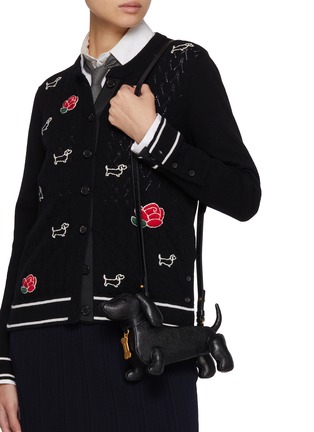 模特儿示范图 - 点击放大 - THOM BROWNE - Mini Hector Baguette Leather Crossbody Bag