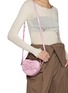 正面 -点击放大 - FINDKAPOOR - Ribbon Tie Heart Leather Bag