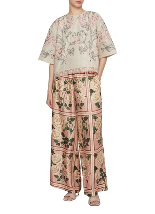 模特儿示范图 - 点击放大 - BIYAN - Printed Wide Leg Silk Pants
