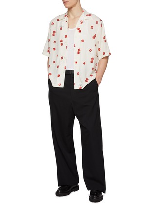 模特儿示范图 - 点击放大 - AMIRI - Arimi Dice Bowling Shirt