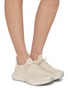 模特儿示范图 - 点击放大 - ATHLETIC PROPULSION LABS - Zipline Low Top Women's Sneakers