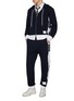 模特儿示范图 - 点击放大 - THOM BROWNE - Four Bar Colour Block Cotton Sweatpants