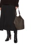 模特儿示范图 - 点击放大 - KHAITE - Small Lotus Leather Tote