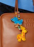 正面 -点击放大 - BUNNY SHAPIRO - Animalito Giraffe Bag Charm — Yellow