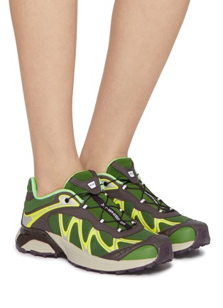 模特儿示范图 - 点击放大 - SALOMON - XT-Whisper Low Top Women's Sneakers