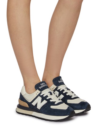 模特儿示范图 - 点击放大 - NEW BALANCE - 女款 574LG 系带运动鞋