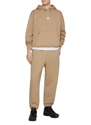 模特儿示范图 - 点击放大 - NIKE - ACG Therma-FIT Cotton Blend Fleece Sweatpants