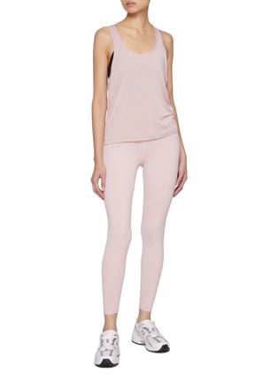 模特儿示范图 - 点击放大 - ALO YOGA - 7/8 High-waist Airbush Leggings