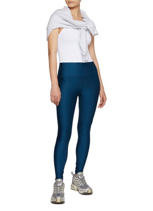 模特儿示范图 - 点击放大 - ALO YOGA - Goddes Ribbed Go-To Tank Top