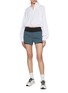模特儿示范图 - 点击放大 - ALO YOGA - Cropped Alumni Sweater