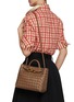 模特儿示范图 - 点击放大 - BOTTEGA VENETA - Small Andiamo Intrecciato Leather Bag