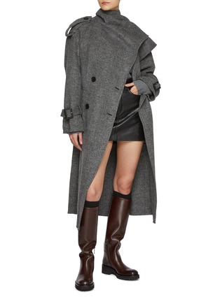 模特儿示范图 - 点击放大 - MO&CO. - Belted Scarf Collar Coat