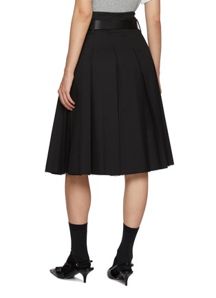 背面 - 点击放大 - MO&CO. - Raw Hem Belted Pleated Skirt