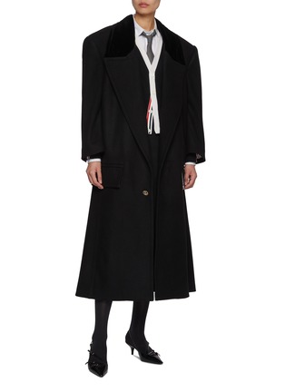 模特儿示范图 - 点击放大 - THOM BROWNE - Oversized Structured Single Breasted Overcoat