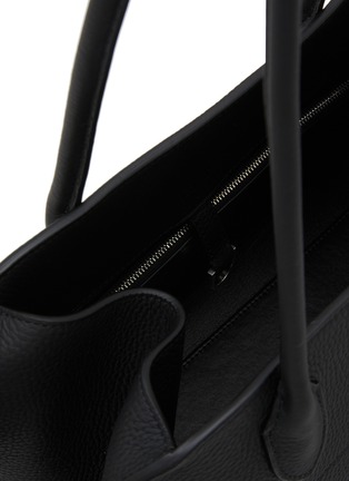 细节 - 点击放大 - THE ROW - MARGAUX 12 皮革单肩包