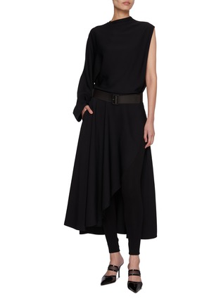 模特儿示范图 - 点击放大 - ALAÏA - Belted One Shoulder Asymmetric Midi Dress