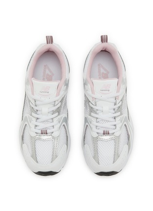 模特儿示范图 - 点击放大 - NEW BALANCE - 530 Lace Up Kids' Sneakers