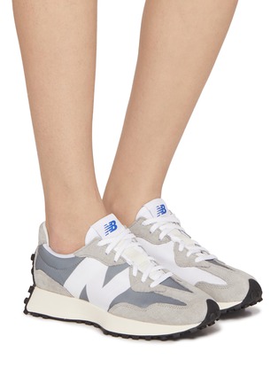 模特儿示范图 - 点击放大 - NEW BALANCE - 327 Low Top Women's Sneakers