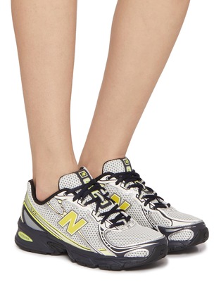 模特儿示范图 - 点击放大 - NEW BALANCE - 740 Low Top Women's Sneakers
