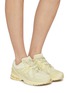 模特儿示范图 - 点击放大 - NEW BALANCE - 1906R Low Top Women's Sneakers