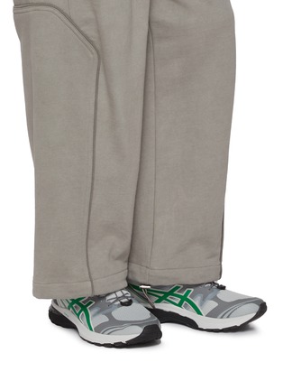 模特儿示范图 - 点击放大 - ASICS - x SANSAN GEAR GEL-TERRAIN Low Top Men's Sneakers