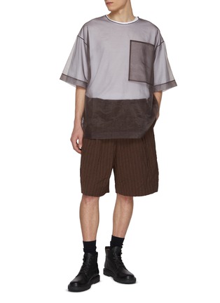 模特儿示范图 - 点击放大 - DRIES VAN NOTEN - Plato Elasticated Crinkled Shorts