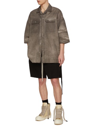模特儿示范图 - 点击放大 - RICK OWENS DRKSHDW - 后身拉链系带短裤