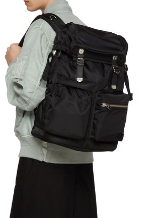 模特儿示范图 - 点击放大 - SACAI - x PORTER Nylon Pocket Backpack