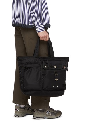 模特儿示范图 - 点击放大 - SACAI - x PORTER Nylon Pocket Tote Bag