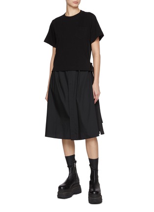 模特儿示范图 - 点击放大 - SACAI - Hybrid Jersey Cotton Poplin Pleated Dress