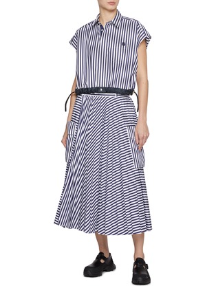 模特儿示范图 - 点击放大 - SACAI - Cargo Pocket Striped Cotton Midi Skirt