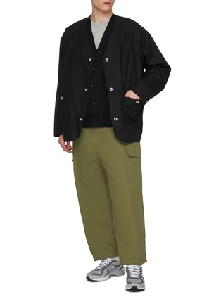 模特儿示范图 - 点击放大 - COMME DES GARÇONS HOMME - Compact Drawstring Cotton Cargo Pants