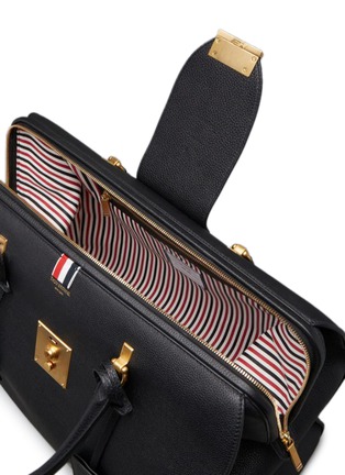 细节 - 点击放大 - THOM BROWNE - Mr. Thom Grain Leather Luggage Bag