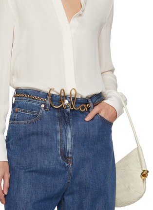 模特儿示范图 - 点击放大 - CHLOÉ - The Chloe Iconic Laiton Belt