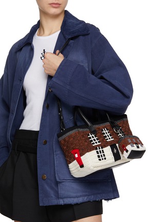 模特儿示范图 - 点击放大 - JW ANDERSON - House Crochet Charm