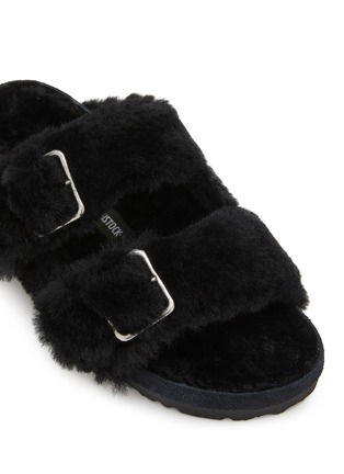 细节 - 点击放大 - BIRKENSTOCK 1774 - ARIZONA 皮毛一体搭扣凉鞋