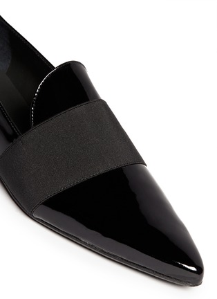 细节- 点击放大 - stuart weitzman - 尖头松紧带漆皮平底鞋